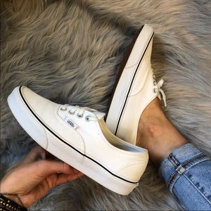 Authentic Class Vans size 7.5